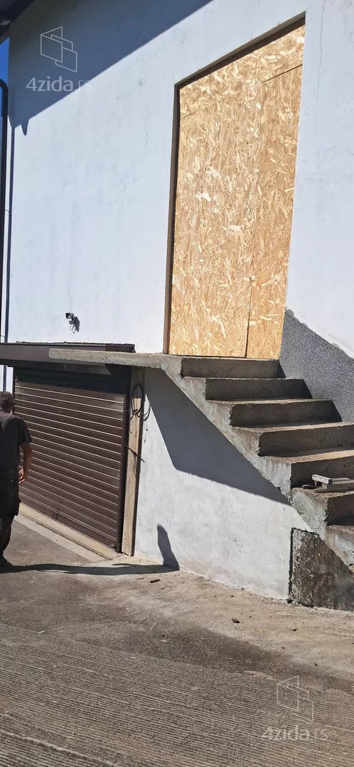 Hala | 4zida