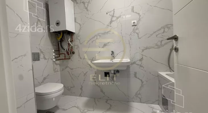 Šestosoban stan | 4zida