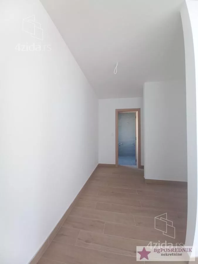 Šestosoban stan | 4zida