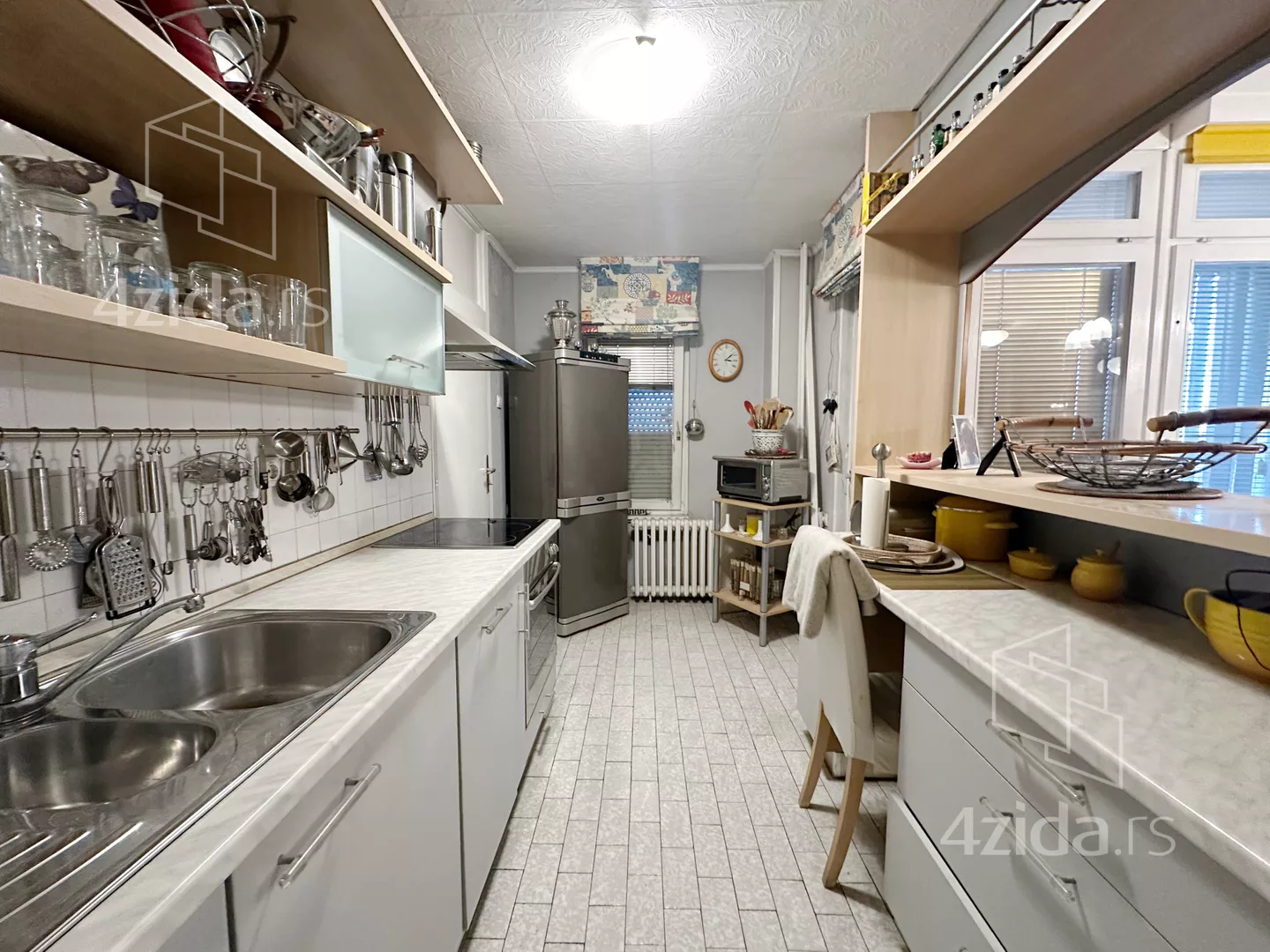 Četvoroiposoban stan | 4zida