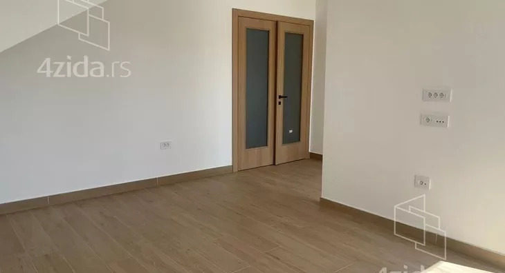 Šestosoban stan | 4zida