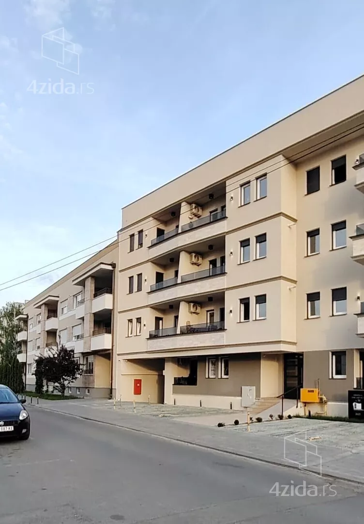 Garaža | 4zida