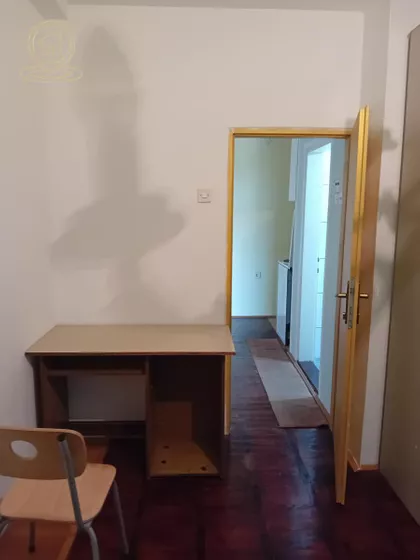 Ekonomski/Pravni Fakultet | 4zida.rs