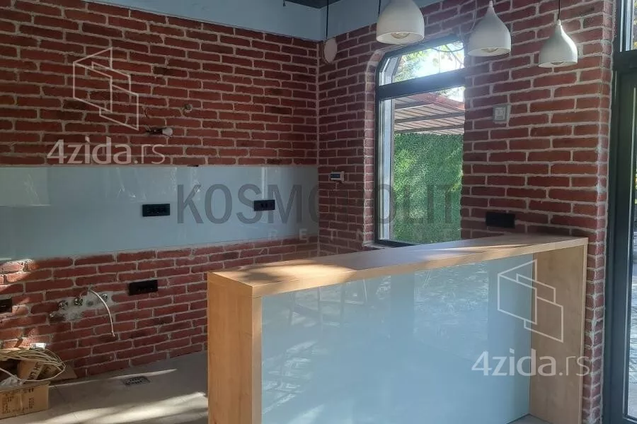 Lokal | 4zida