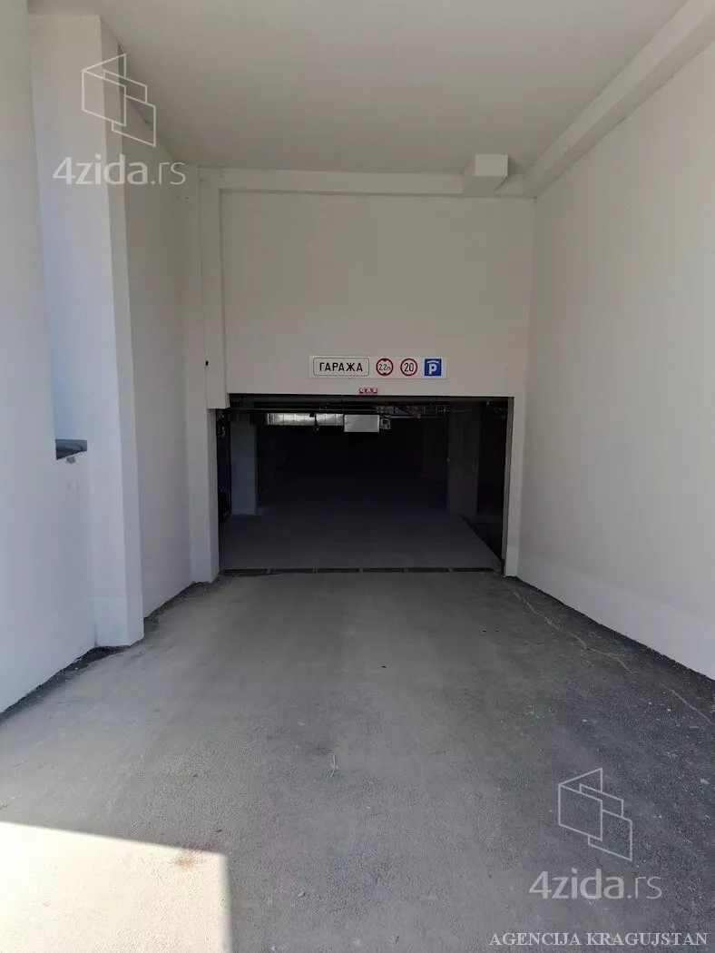 Garaža | 4zida