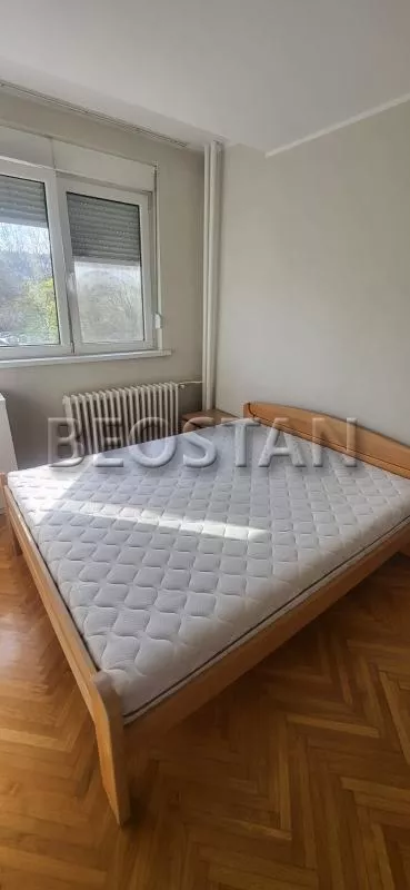 Prvomajska | 4zida.rs