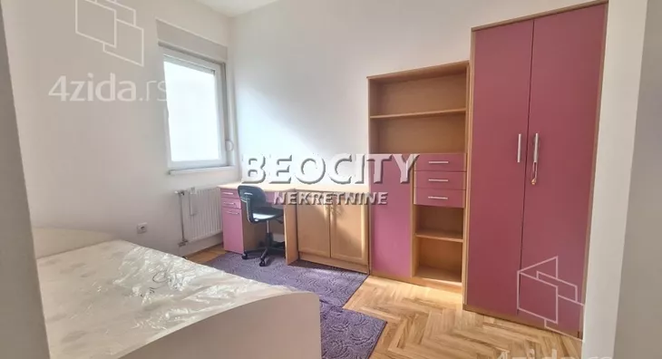 Četvoroiposoban stan | 4zida