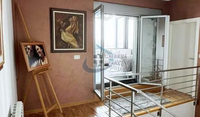 Četvoroiposoban stan | 4zida