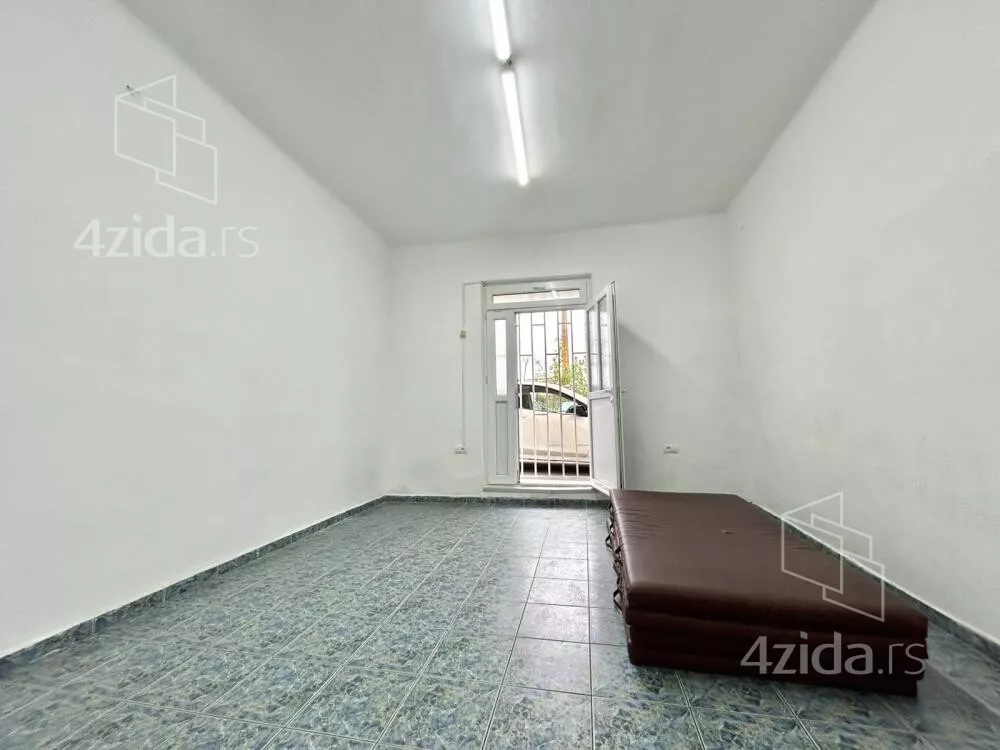 Lokal | 4zida
