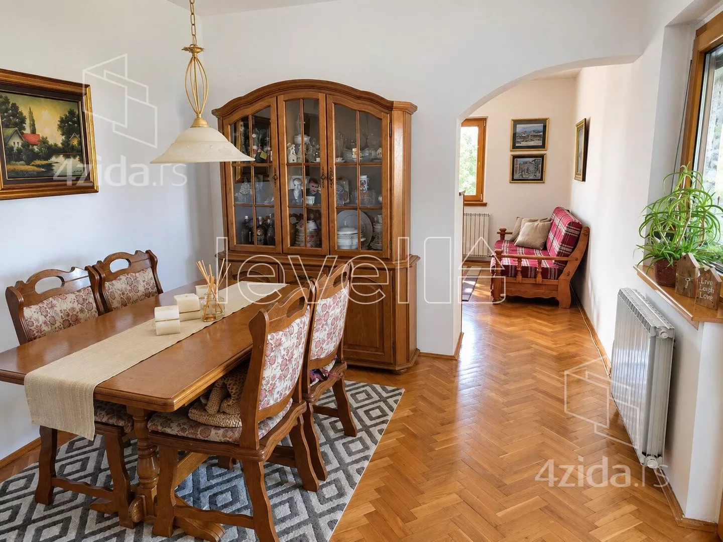 Troiposoban stan | 4zida