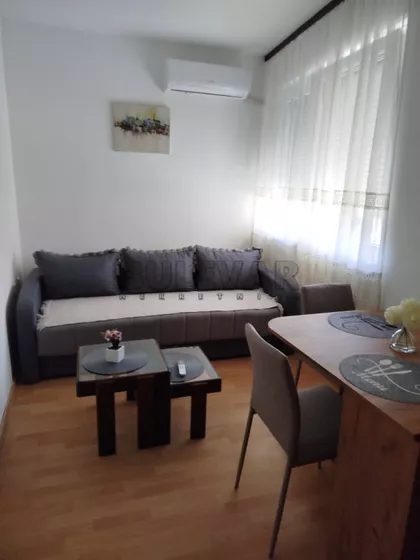 Obrenovićeva | 4zida.rs