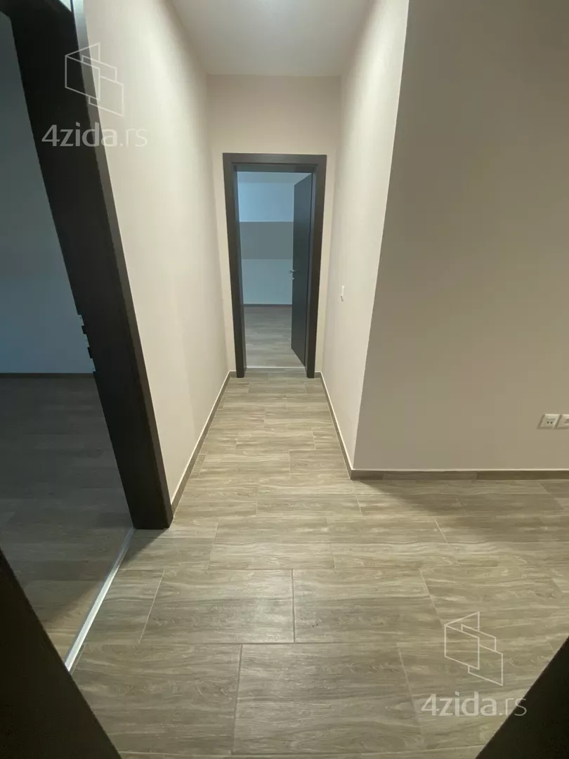 Četvoroiposoban stan | 4zida
