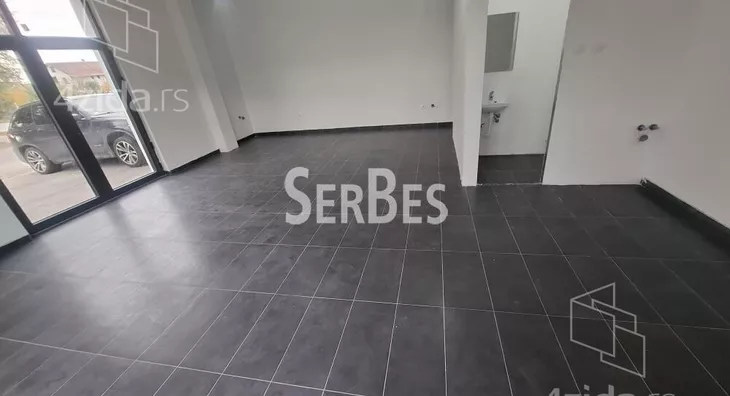 Poslovna zgrada | 4zida