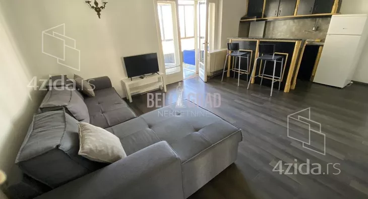 Šestosoban stan | 4zida