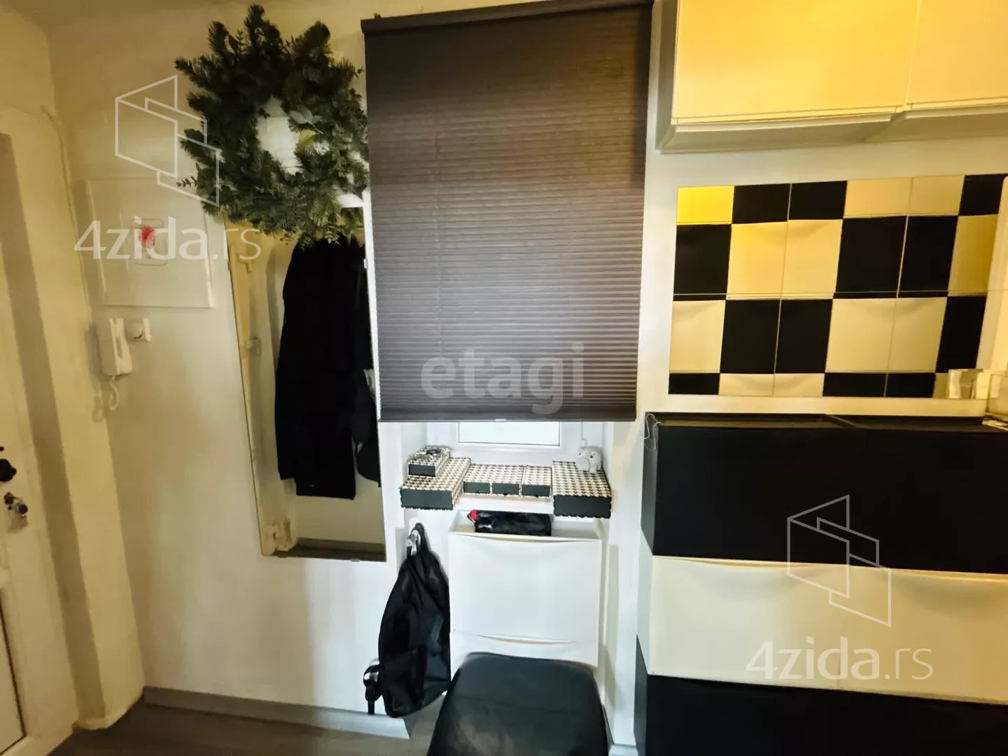 Jednoiposoban stan | 4zida