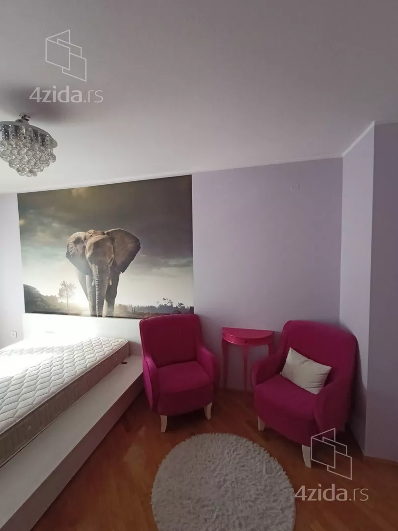 Četvoroiposoban stan | 4zida