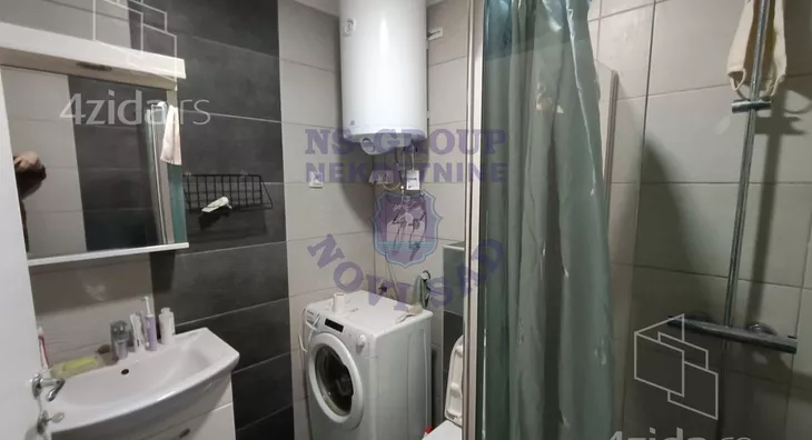 Četvoroiposoban stan | 4zida