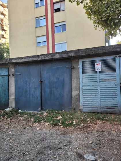 Rentgenova | 4zida.rs