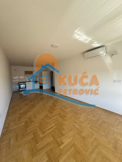 Prvomajska | 4zida.rs