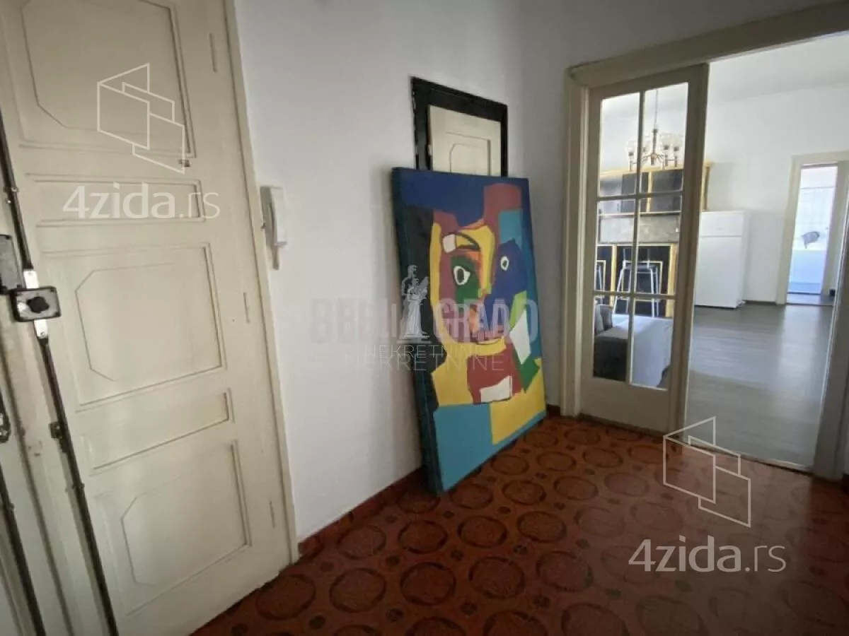 Šestosoban stan | 4zida