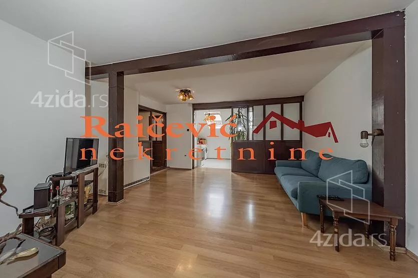 Troiposoban stan | 4zida