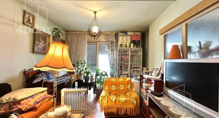 Četvoroiposoban stan | 4zida