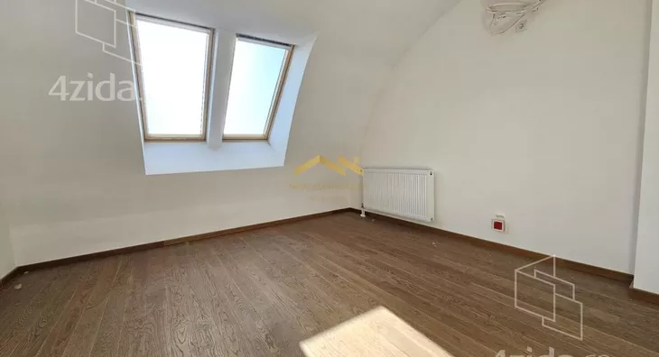 Šestosoban stan | 4zida