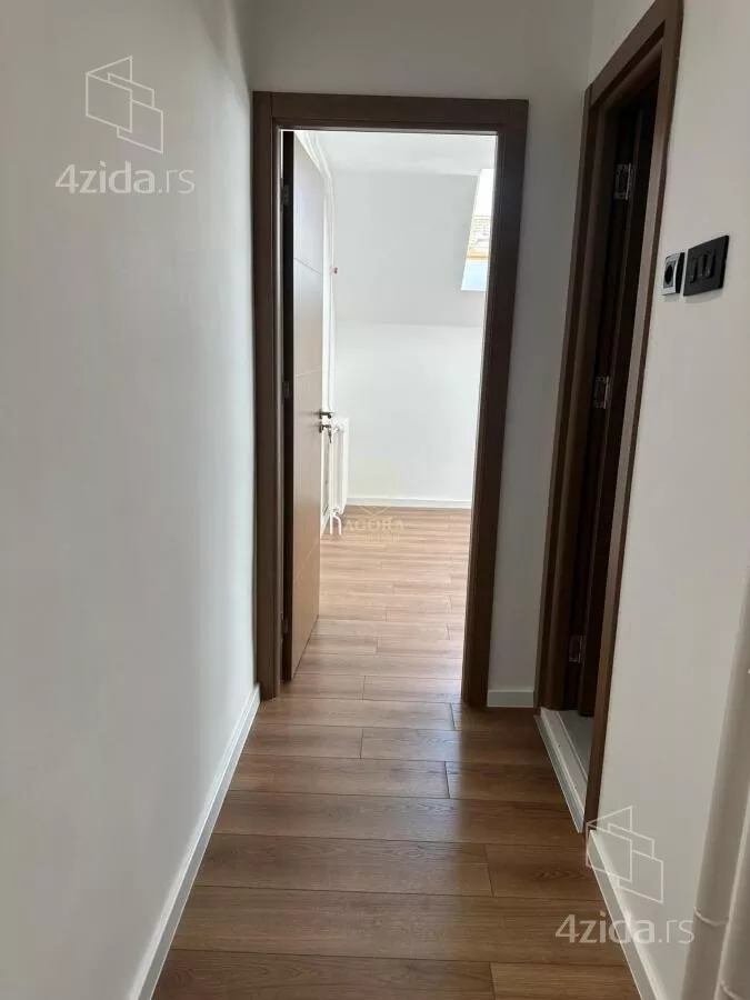 Četvoroiposoban stan | 4zida