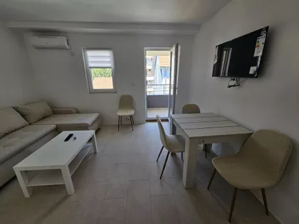 Ugrinovački put | 4zida.rs