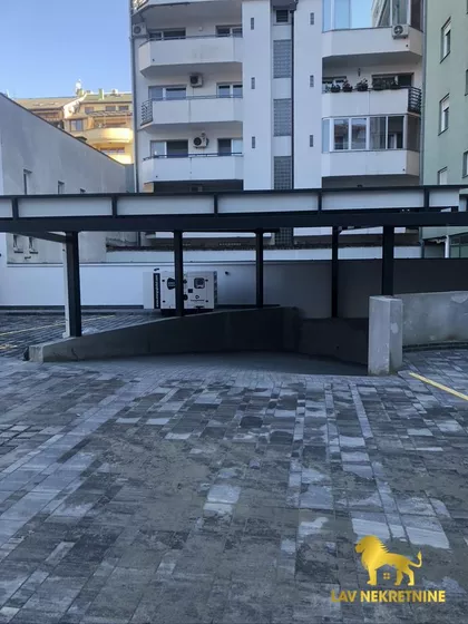 LAZE KOSTIĆA | 4zida.rs