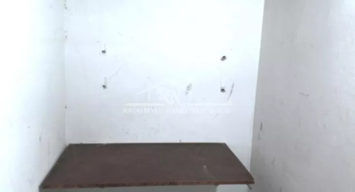 Lokal | 4zida