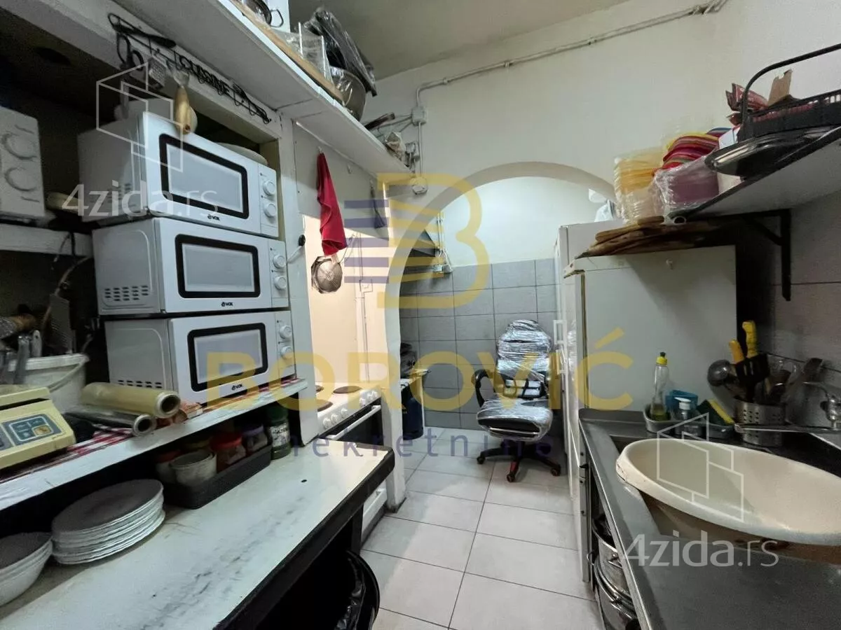 Lokal | 4zida