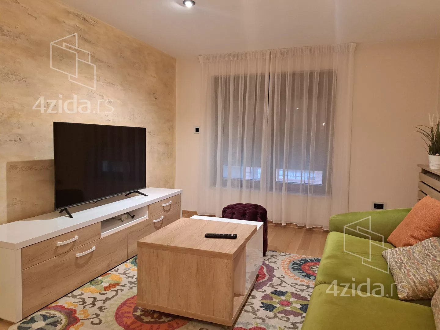 Jednoiposoban stan | 4zida