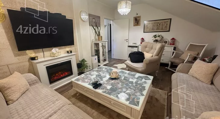 Petosoban stan | 4zida