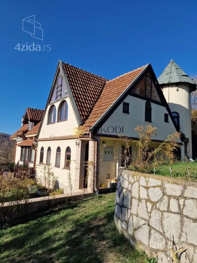 Kuća | 4zida