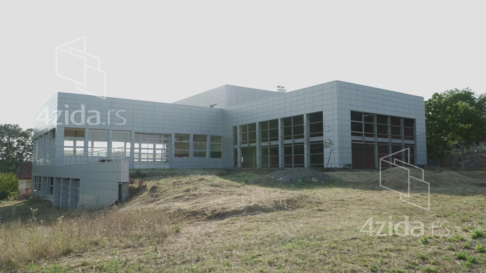 Poslovna zgrada | 4zida