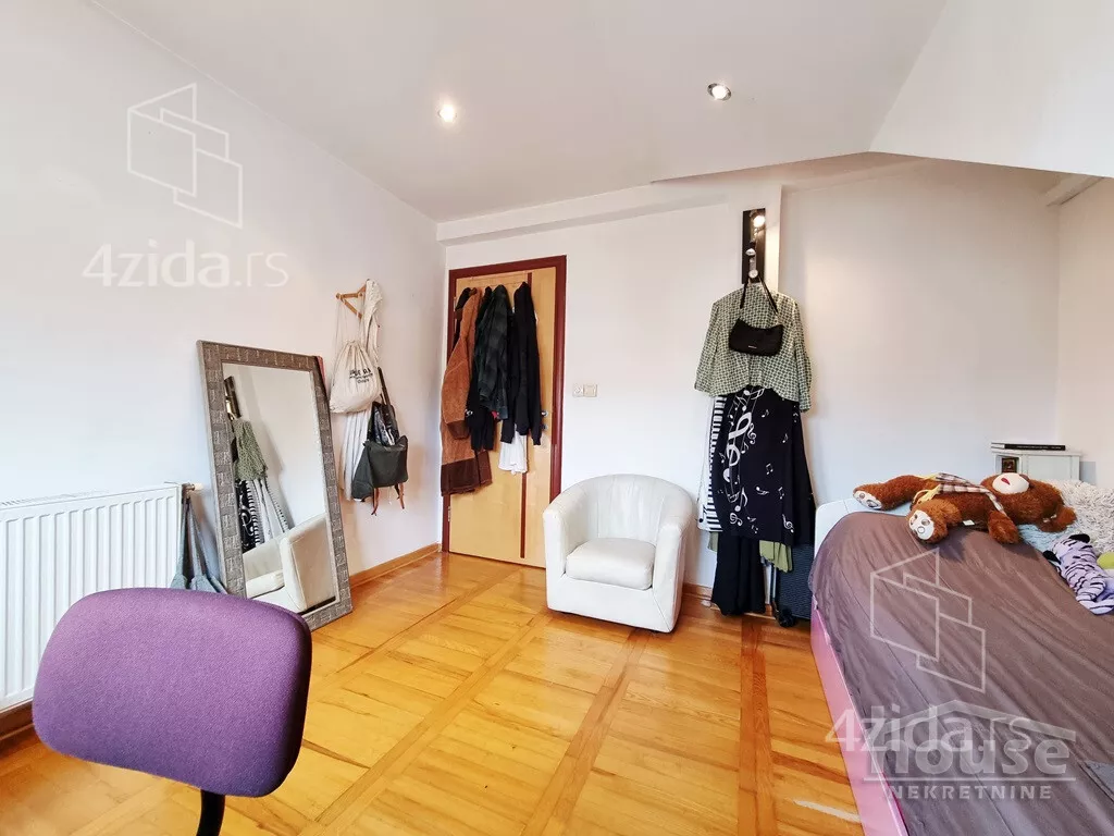 Petosoban stan | 4zida