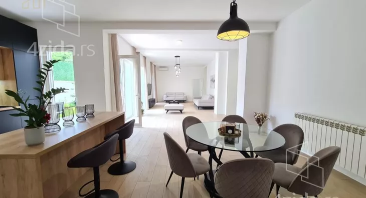 Šestosoban stan | 4zida