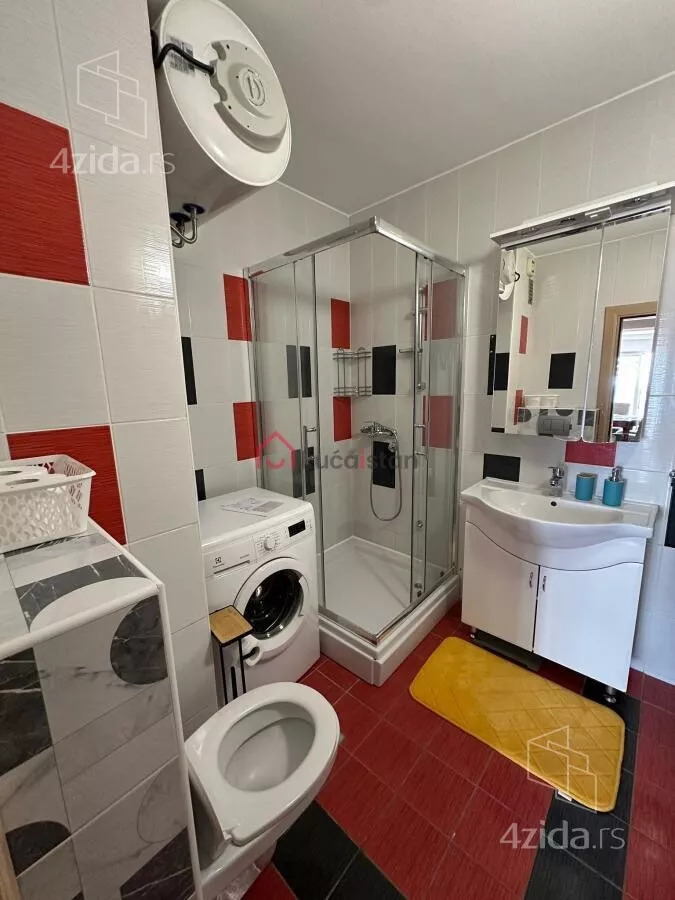 Petosoban stan | 4zida