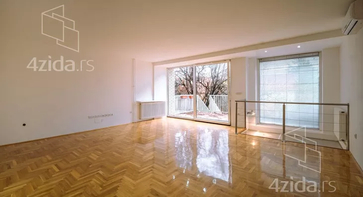 Šestosoban stan | 4zida