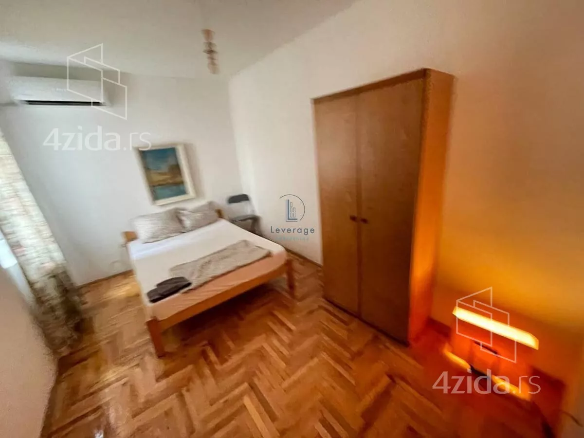 Šestosoban stan | 4zida