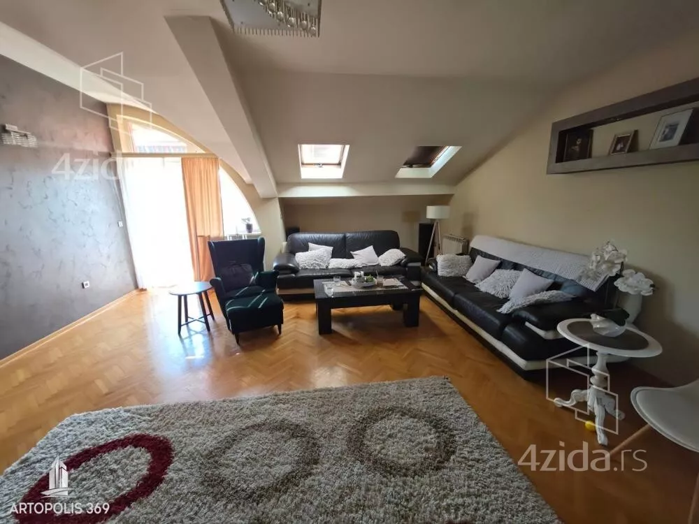 Četvorosoban stan | 4zida