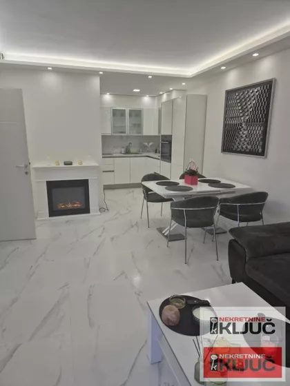 Lipov Gaj | 4zida.rs