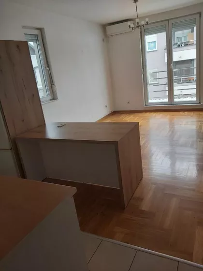 Miklošićeva | 4zida.rs