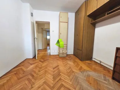 Crveni Pevac | 4zida.rs