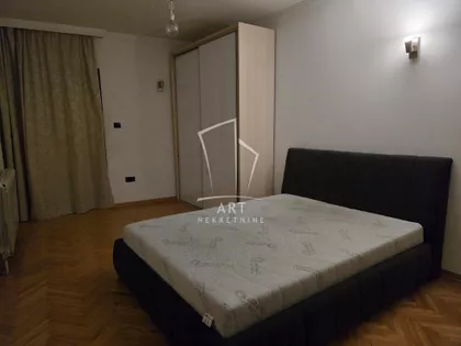 Pjarona de Mondezira | 4zida.rs