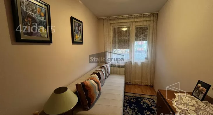 Šestosoban stan | 4zida