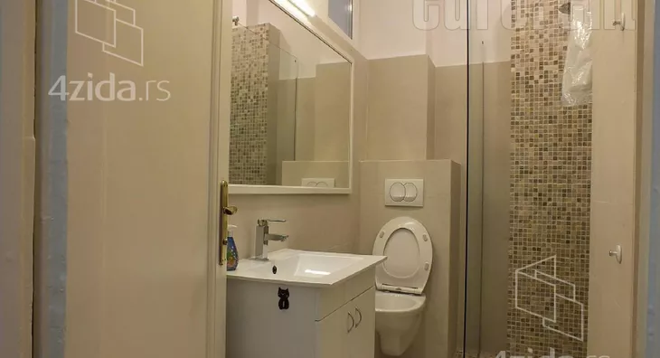 Šestosoban stan | 4zida