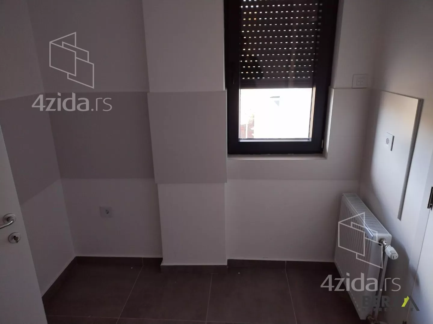 Četvoroiposoban stan | 4zida