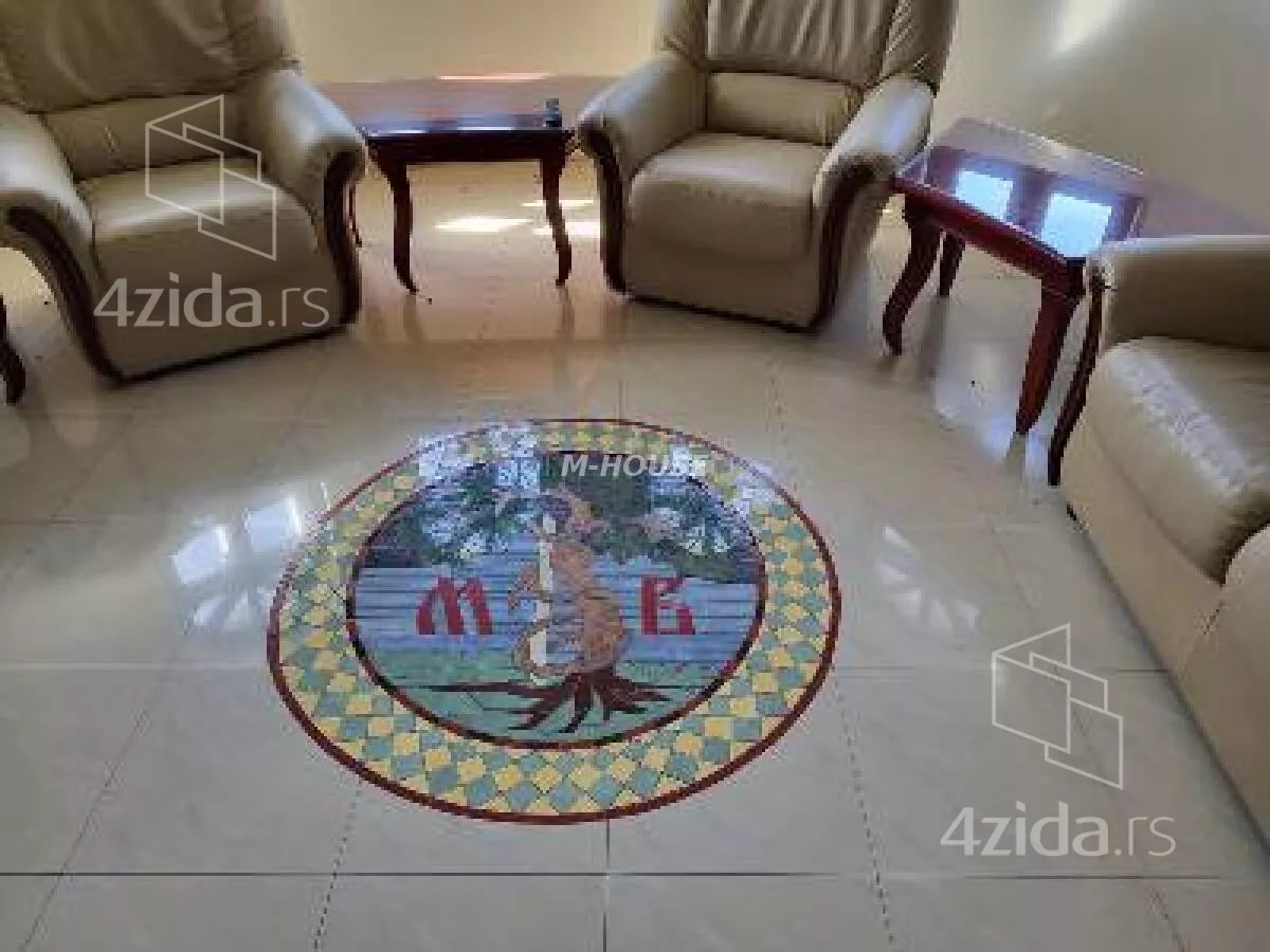 Poslovna zgrada | 4zida